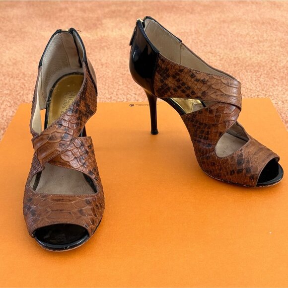 Michael Kors Shoes - Michael Kors Elena Brown Snakeskin Leather Black Patent Heels Open Toe Sandals 6